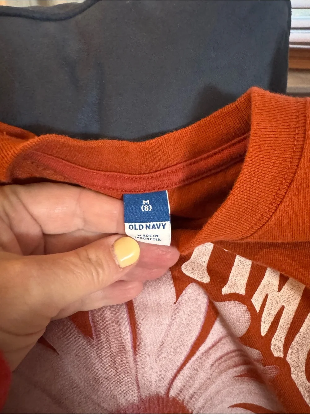 Old Navy Rust Short-Sleeve Tee with White Daisy Graphic